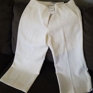 Women's white/ivory flare Capri style pant
